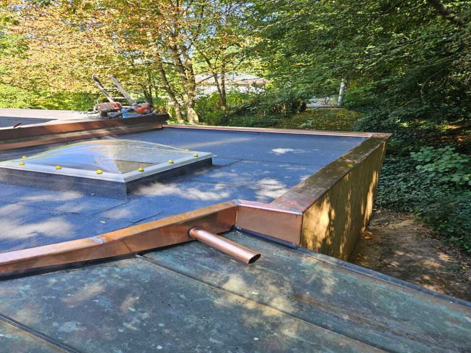 Toiture plate finition cuivre